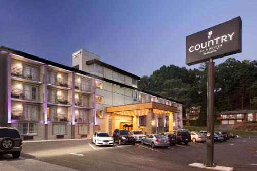 Gatlinburg Hotel | Country Inn & Suites Downtown Convention Center by Radisson, Gatlinburg, TN