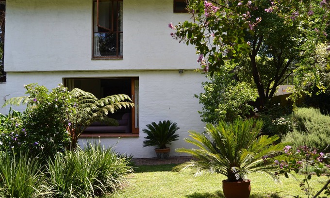 Greater Johannesburg Metropolitan Area Cottage | Country living - 5 minutes from Sandton CBD