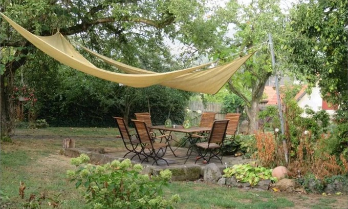 Rengshausen Apartment | Country-style vacation apartment with garden