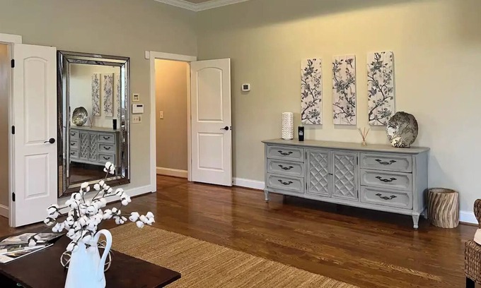 Thompson's Station Apartment | Country Suite