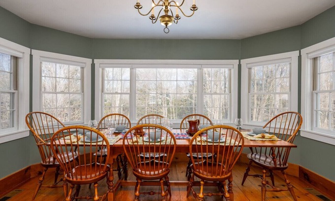 Killington House | CountryBear- AC, Pool, Hot Tub, Fire Pit, Grill