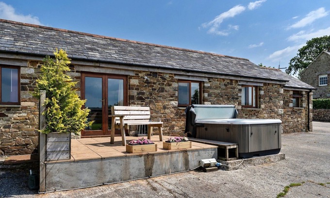 Liskeard Cottage | Countryside cottage with private hot tub, No Deposit