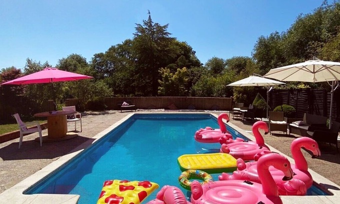 North Weald Other | Countryside Farmhouse with heated pool, hot tub, playroom in Essex, near London!
