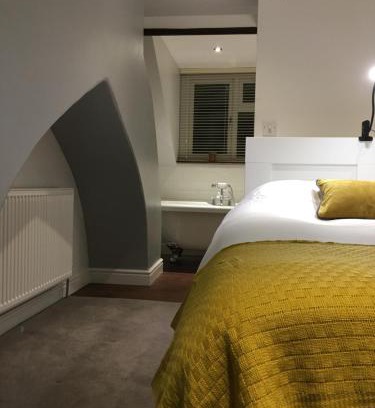 Worksop House | Countryside townhouse