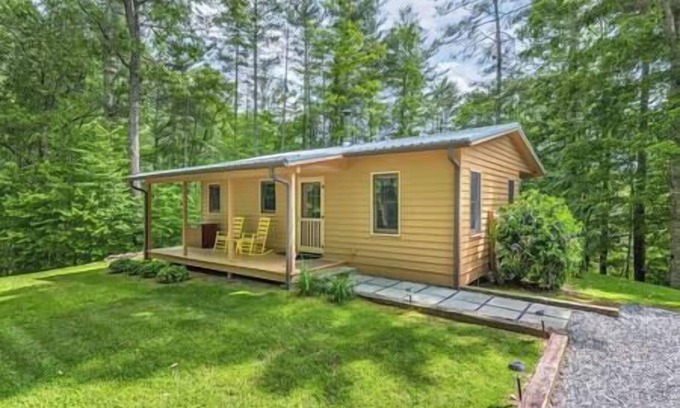 Hot Springs House | Couples Cabin with King bed and outdoor hot tub!