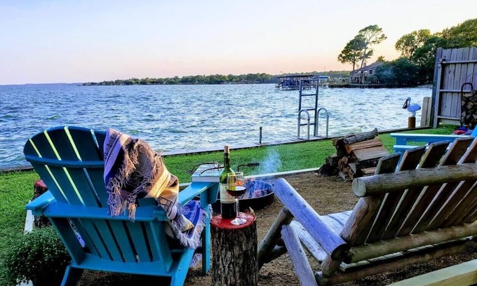 Pointblank House | Couples getaway on the water, Lake Livingston, TX. "No crowds here!"