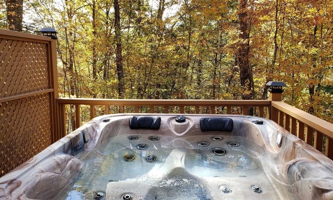 Hot Springs Cabin | Couples getaway w/king bed, Wi-Fi, & outdoor Hot Tub in WNC Mountains