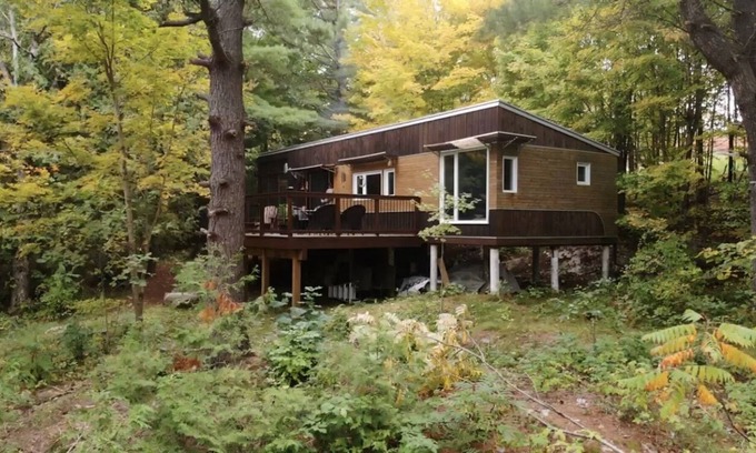 Arden Cottage | Couple’s Lakehouse Hideaway with hot tub