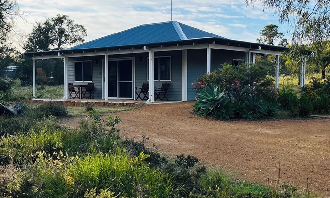 Yallingup Cottage | Couples Retreat Cottage in rural setting