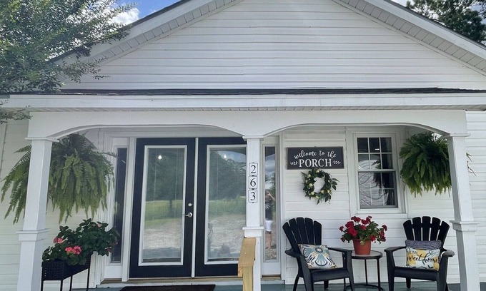 Core Creek Cottage | Couples retreat! Enjoy this newly remodeled hidden gem.