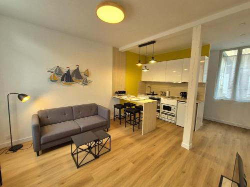 Ault Apartment | Cour 36