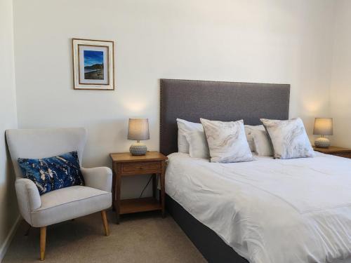 Muizenberg Apartment | Courtside Views Empire Apartment