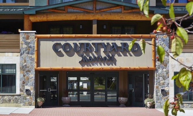 Lake George Hotel | Courtyard by Marriott Lake George