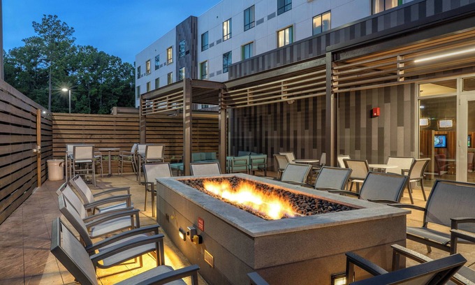 North Charleston Hotel | Courtyard by Marriott Charleston-North Charleston