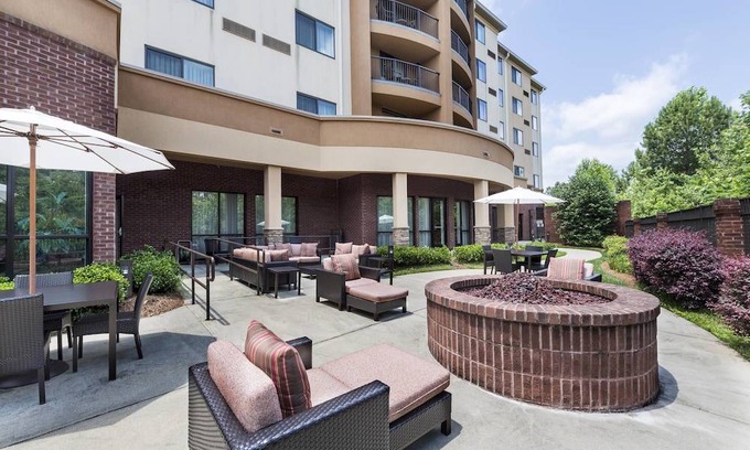 Buford Hotel | Courtyard by Marriott Atlanta Buford Mall of Georgia