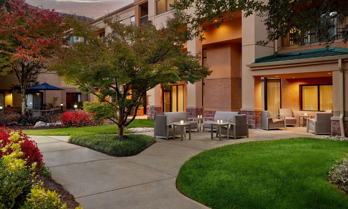 Alpharetta Hotel | Courtyard by Marriott Atlanta Alpharetta