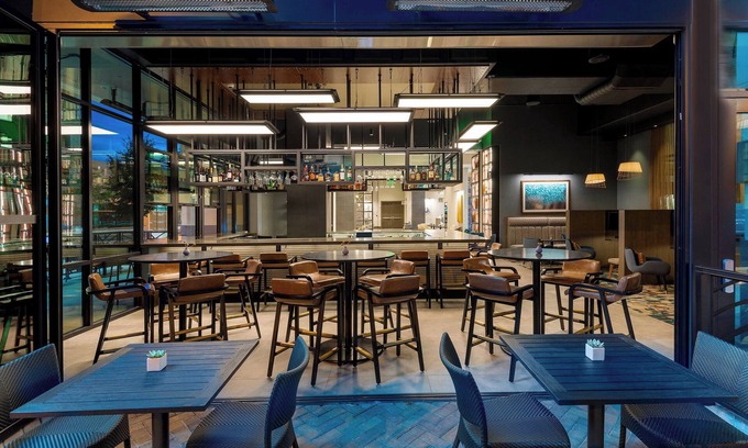 Midtown Hotel | Courtyard by Marriott Atlanta Midtown