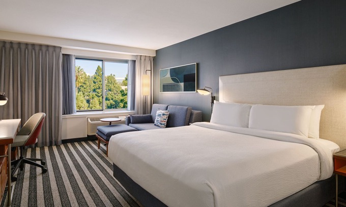 Fox Hills Hotel | Courtyard by Marriott Culver City Los Angeles