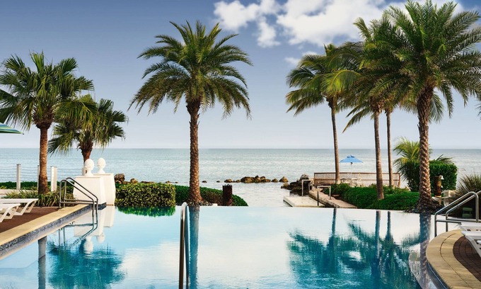 Marathon Hotel | Courtyard by Marriott Faro Blanco Resort