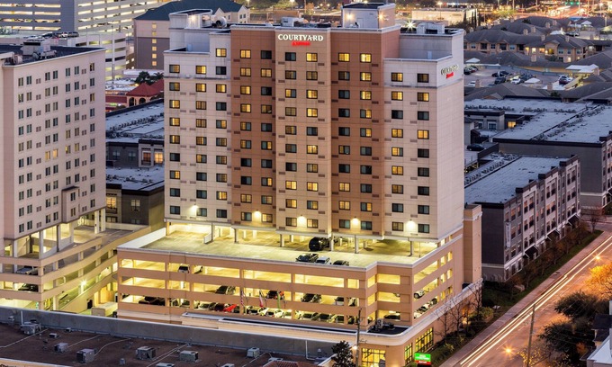 Uptown Hotel | Courtyard by Marriott Houston by the Galleria