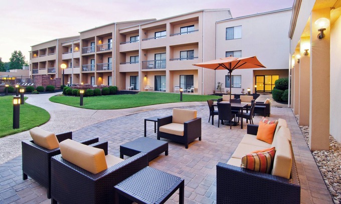 Huntsville Hotel | Courtyard by Marriott Huntsville University Drive