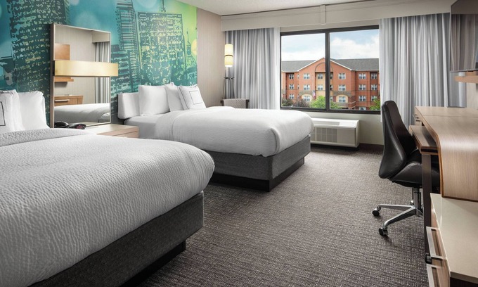 Downtown Indianapolis Hotel | Courtyard by Marriott Indianapolis at the Capitol