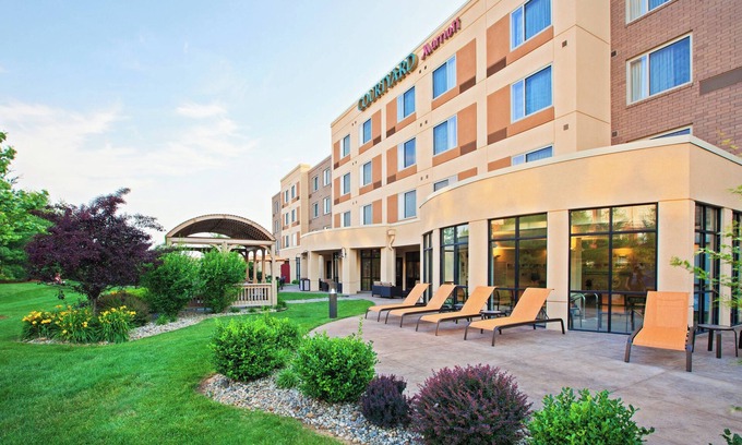 Buechel Hotel | Courtyard by Marriott Louisville Northeast