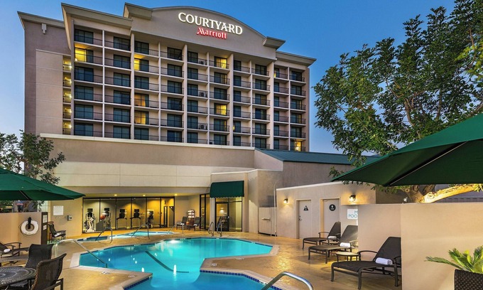 Monrovia Hotel | Courtyard by Marriott Los Angeles Pasadena/Monrovia