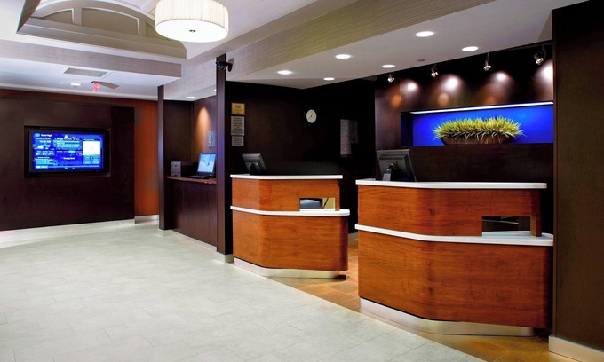 Newark Hotel | Courtyard by Marriott Newark Granville