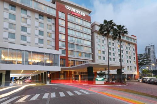 Panama City Hotel | Courtyard by Marriott Panama Multiplaza Mall