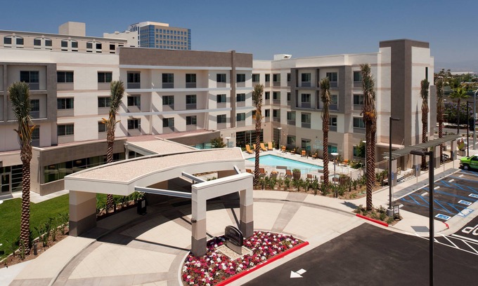 Santa Ana Hotel | Courtyard by Marriott Santa Ana Orange County