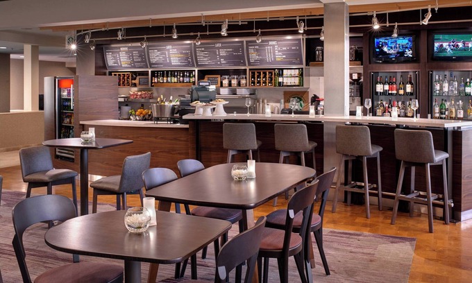 Downtown St. Louis Hotel | Courtyard by Marriott St. Louis Downtown West
