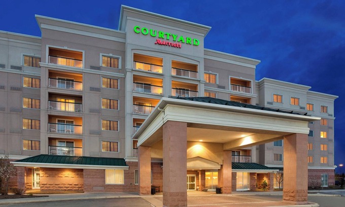 Vaughan Hotel | Courtyard by Marriott Toronto Vaughan