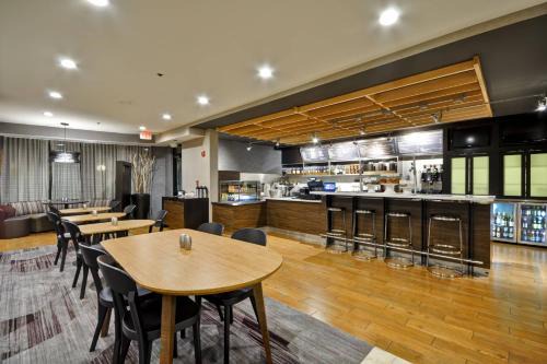 Northside Hotel | Courtyard by Marriott Jacksonville Airport/Northeast
