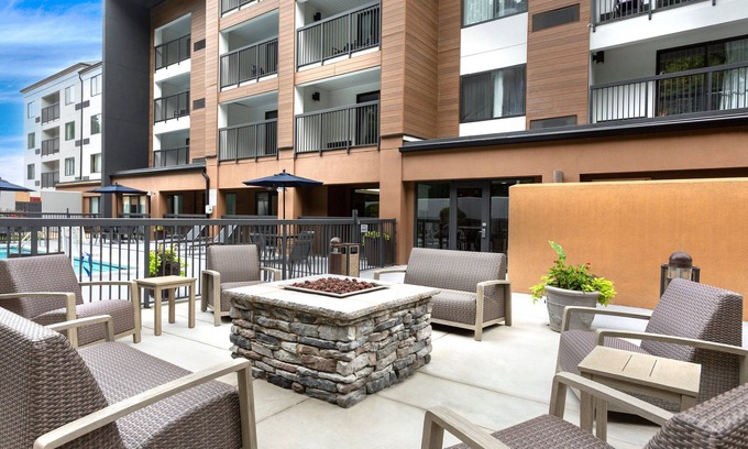 Winston - Salem Hotel | Courtyard by Marriott Winston-Salem Hanes Mall