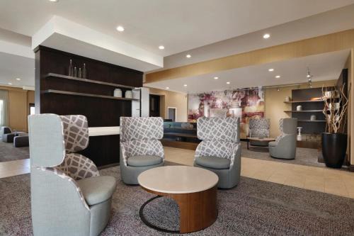Paw Creek Hotel | Courtyard Charlotte Airport North
