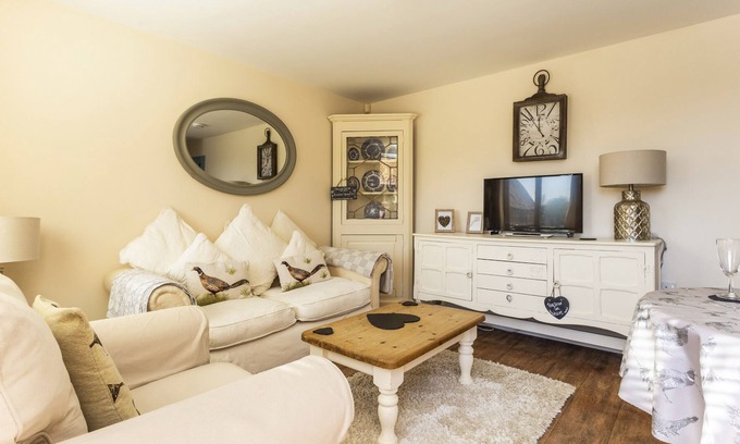 Wickhamford Cottage | Courtyard Cottage - sleeps 2 guests in 1 bedroom