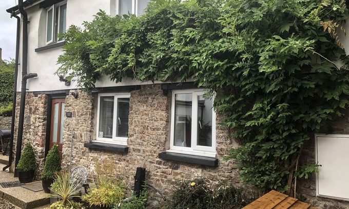 Chittlehampton Cottage | COURTYARD COTTAGE, with a garden in Chittlehampton