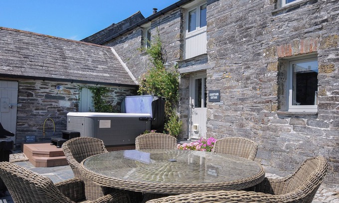 Delabole Cottage | COURTYARD COTTAGE - WITHIN THE HELLAND BARTON FARM COLLECTION in Delabole