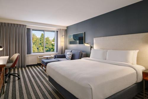 Fox Hills Hotel | Courtyard Culver City Los Angeles
