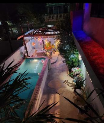 Puerto Yucalpeten Apartment | Courtyard family room