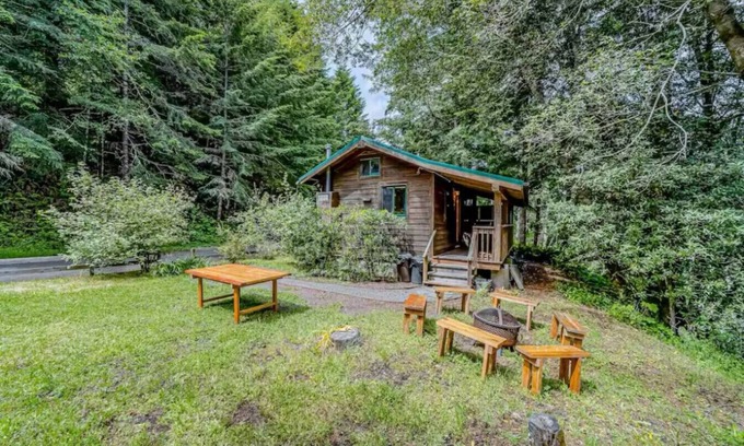 Shelter Cove Cabin | Cove Cabin Retreat, Private and Peaceful