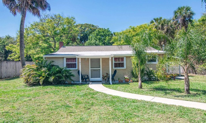 West Melbourne House | Cove · Central 3/2 Cottage · Minutes to Airport and Beach