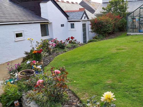 Tintagel House | Cove Cottage