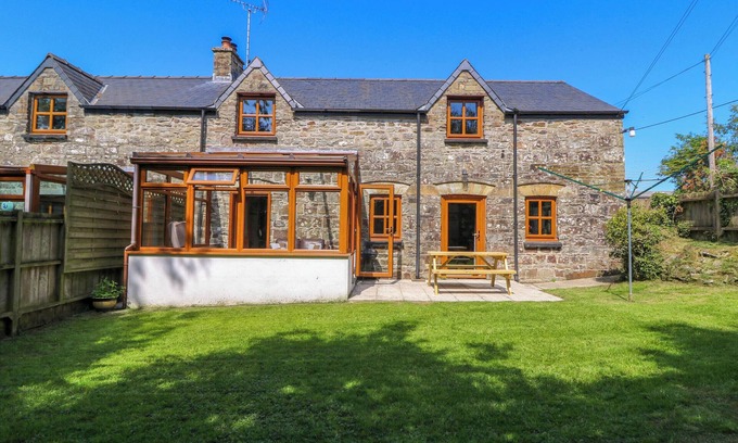 Penbryn Cottage | COVE COTTAGE, pet friendly, character holiday cottage in Llangrannog