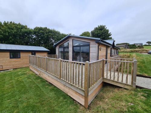 Hele House | Cove Lodge
