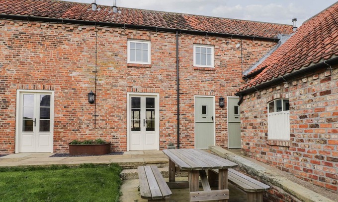 Acaster Malbis Cottage | COWPER COTTAGE 2-BED, family friendly in Acaster Malbis