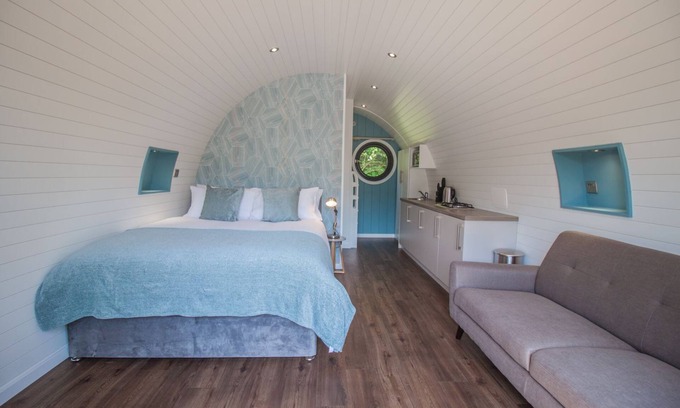 Pickering Cabin | Cowslip Pod - Glamping for 4 Guests
