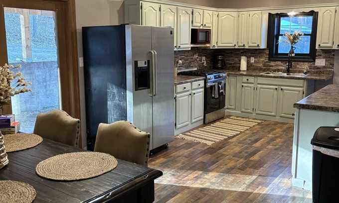Yukon Other | Cowtown at Piney River Ranch; Charming Farm House in Houston, MO