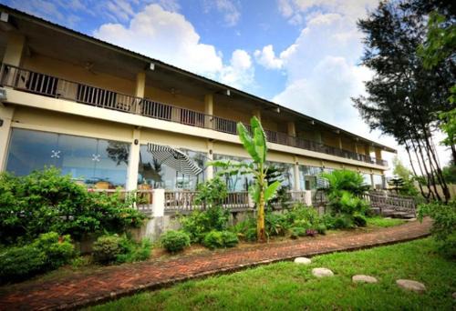 Cox's Bazar Hotel | Cox's Bazar Surf Club Resort & Cafe